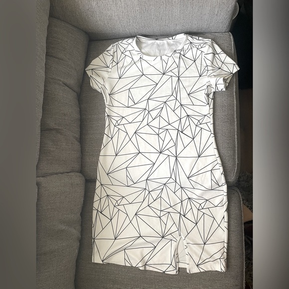 White Geometric Bodycon Mini Dress Women’s sz L Fitted. - Picture 2 of 5